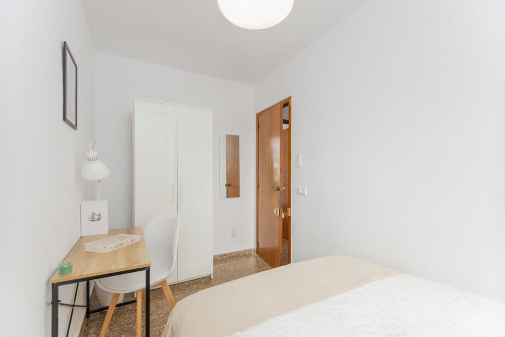 Private room in Valencia photo 3