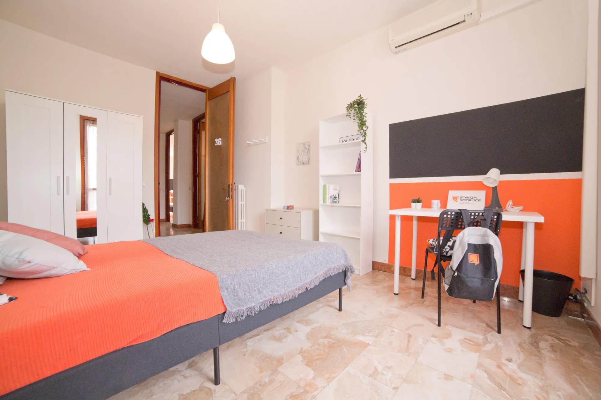 Private room in Lecco photo 3