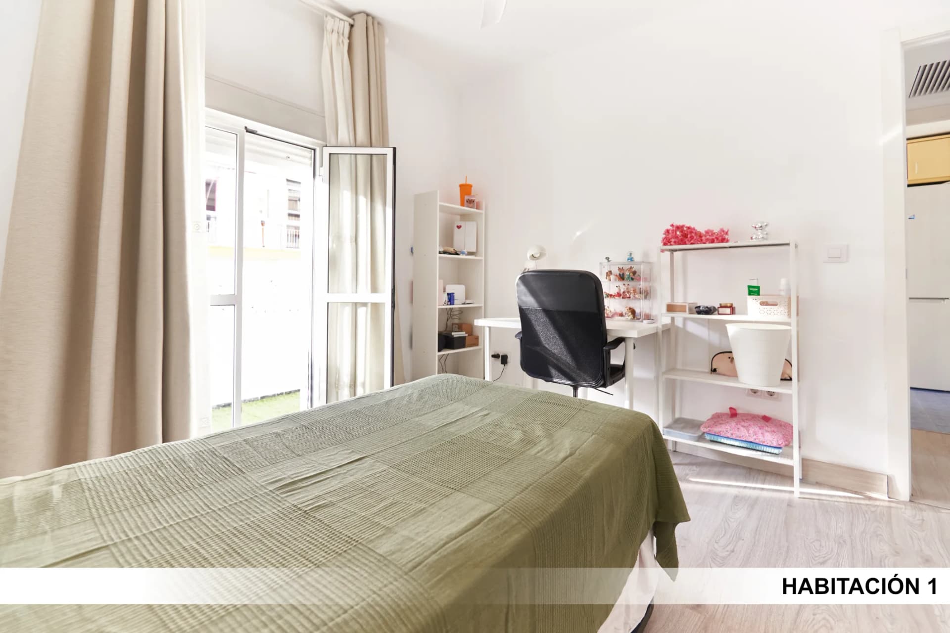 Private room in Seville photo 2