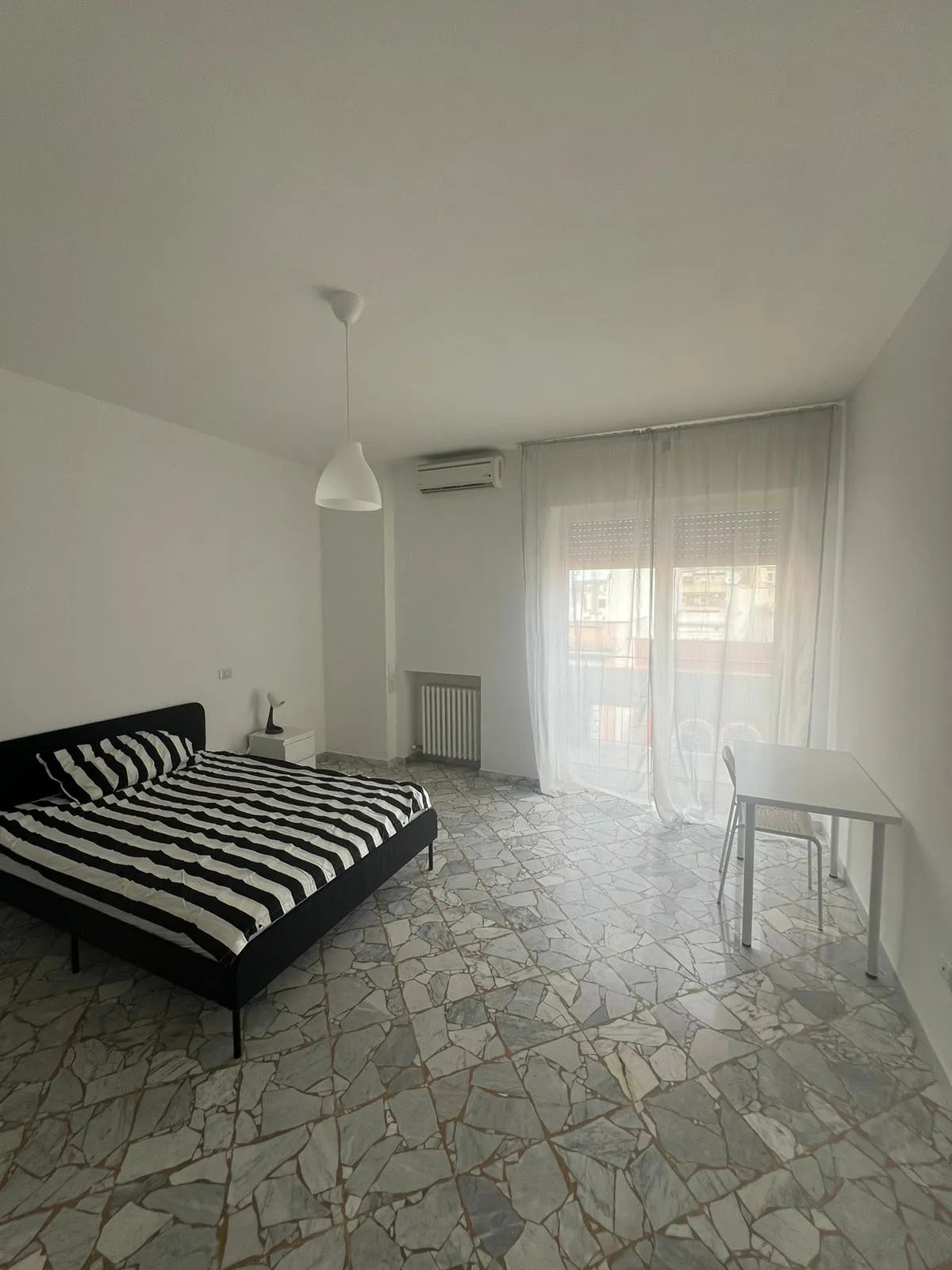 Stanza privata a Bari